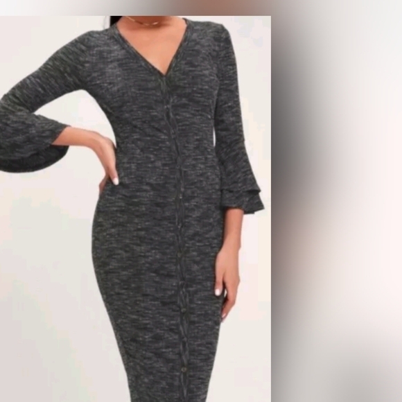Lulus Dresses & Skirts - Lulus Jony heathered ribbed button up midi Dres Medium,,3/4 bell sleeves NWT